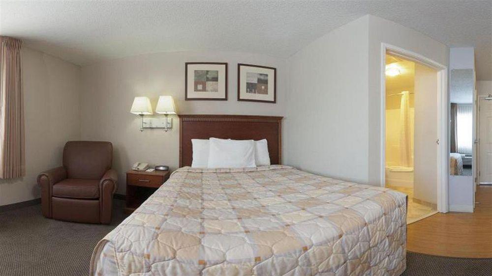 Candlewood Suites Fort Wayne - Nw, An Ihg Hotel Extérieur photo